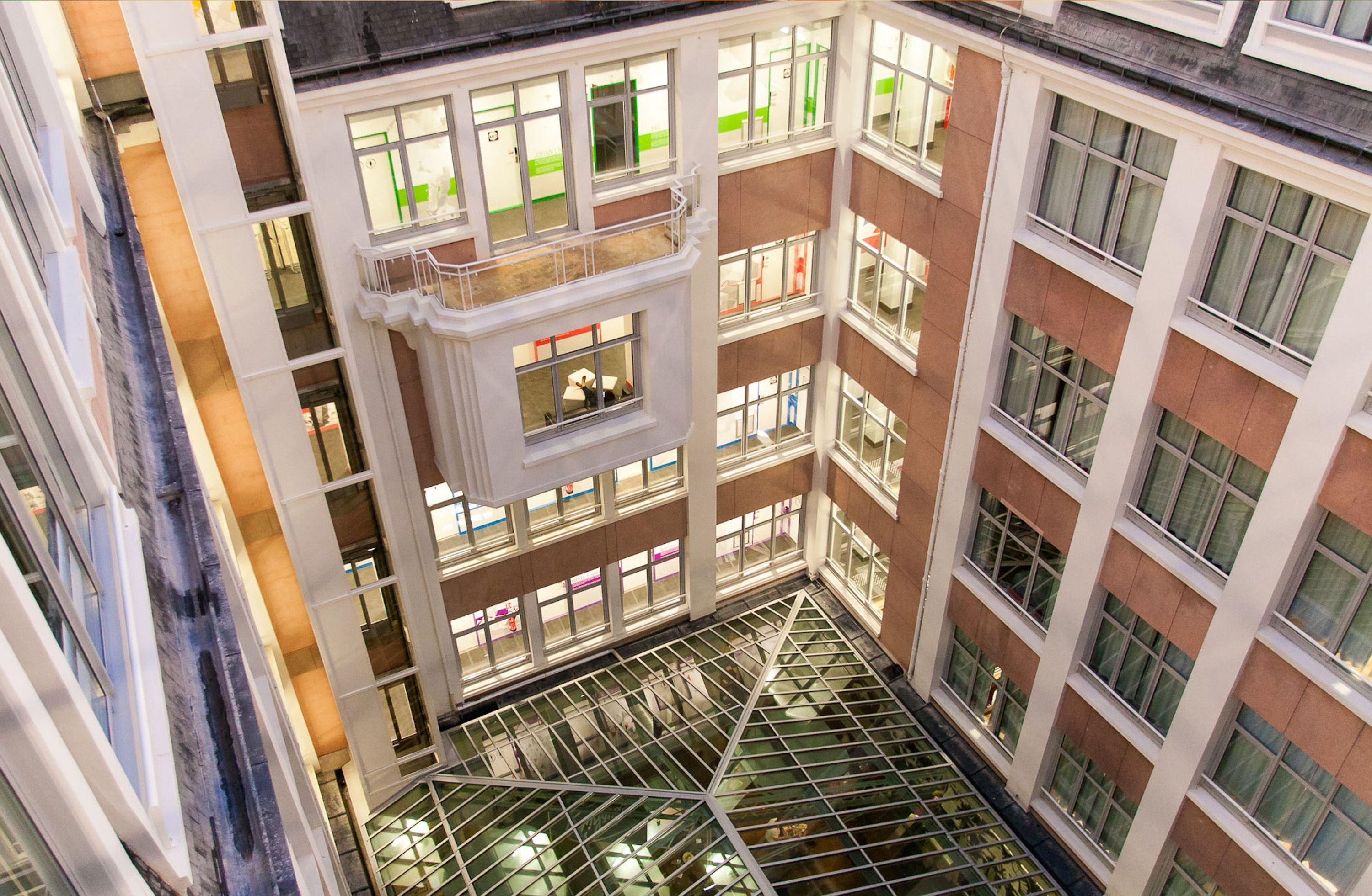 St Christopher's - Gare Du Nord Hostel Paris