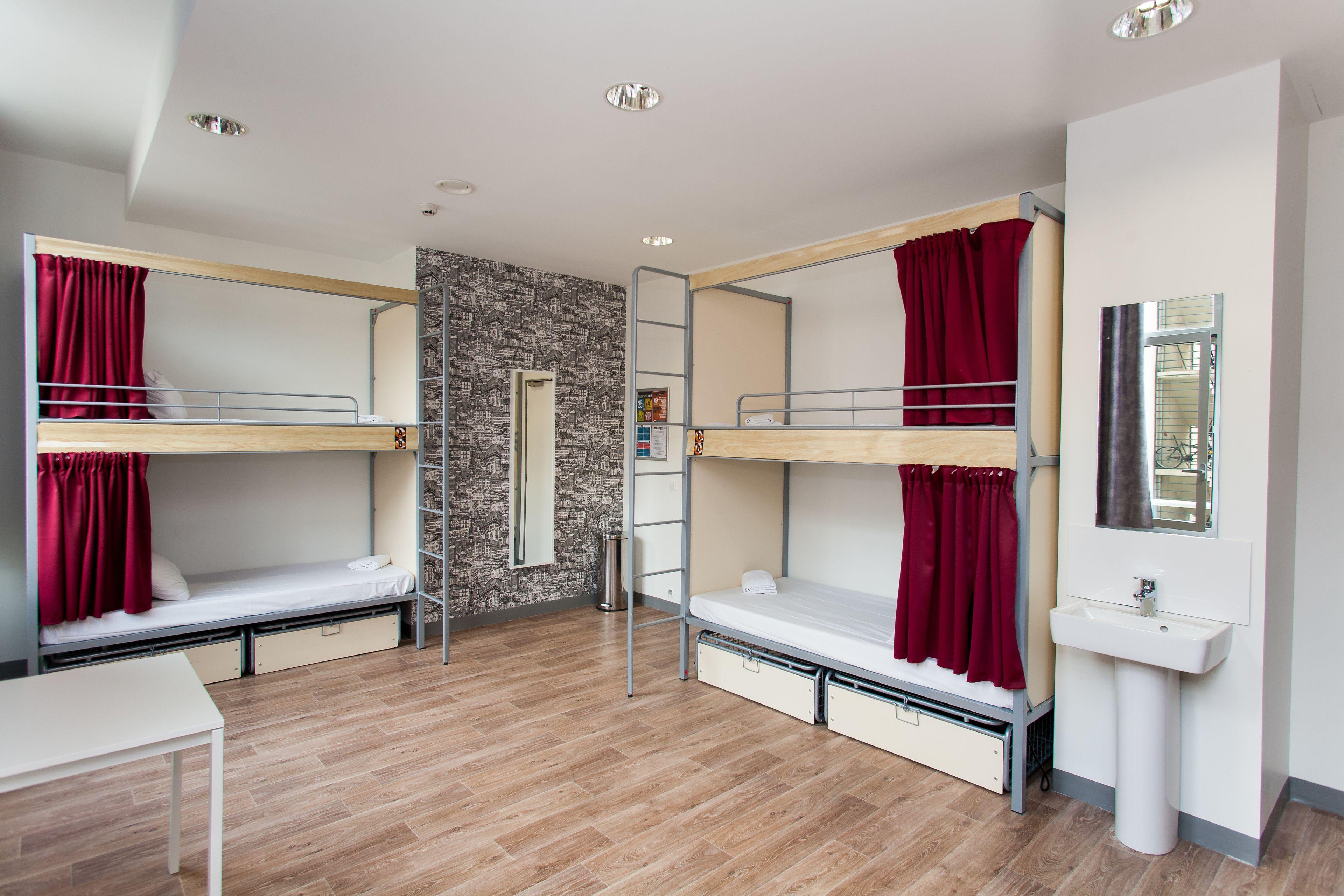 St Christopher's - Gare Du Nord *